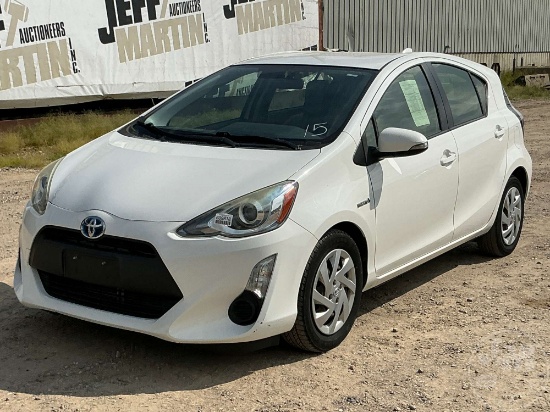 2015 TOYOTA PRIUS C VIN: JTDKDTB3XF1100664 FWD