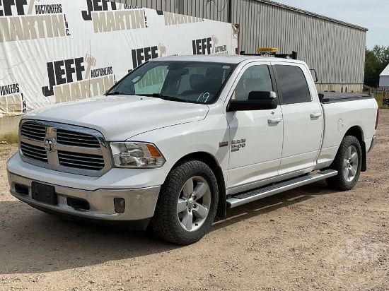 2019 RAM 1500 CREW CAB 4X4 PICKUP VIN: 1C6RR7TT5KS556444
