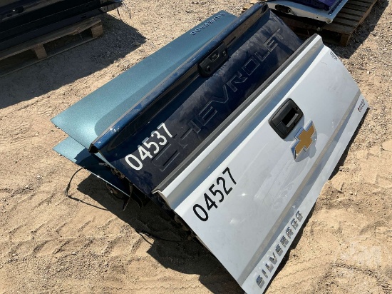 (4) Chevrolet Silverado 2500/3500 Tailgates