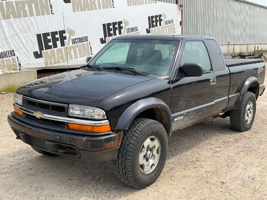 2002 CHEVROLET S-10 PICKUP ZR2 EXTENDED CAB 4X4 PICKUP VIN: 1GCCT19W228134739