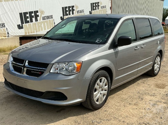2016 DODGE GRAND CARAVAN VIN: 2C4RDGBG3GR335901 FWD