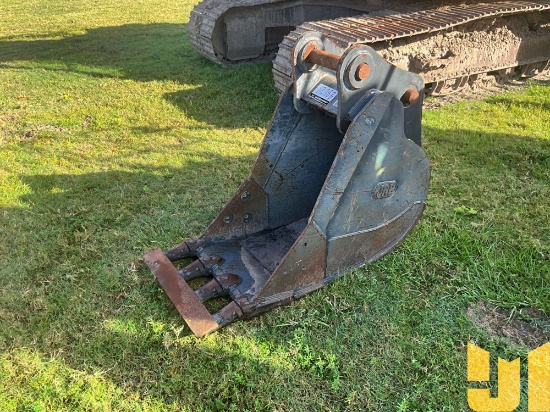 PALADIN 24”...... BUCKET TO FIT JOHN DEERE 130P SN: J000180725-1
