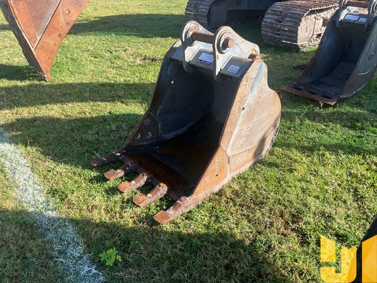 PALADIN 36”...... BUCKET TO FIT DEERE 130P SN: J000180826