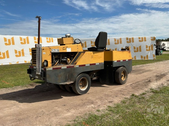 HYSTER 9 WHEEL PNEUMATIC ROLLER SN: 191C-2805Y