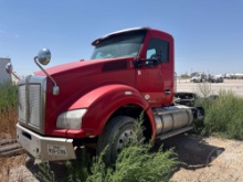 2016 KENWORTH T880 TANDEM AXLE DAY CAB TRUCK TRACTOR VIN: 1XKZDP8X1GJ105127