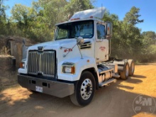 2017 WESTERN STAR 4700 TANDEM AXLE DAY CAB TRUCK TRACTOR VIN: 5KJJAVDV7HPJF6722