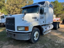 2000 MACK CH613 TANDEM AXLE SLEEPER TRUCK TRACTOR VIN: 1M1AA18Y4YW127487