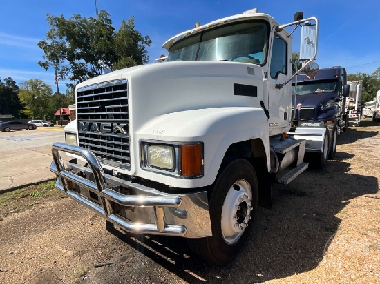 2004 Mack Ch613 Tandem Axle Day Cab Truck Tractor Vin: 1m1aa13y54n157430