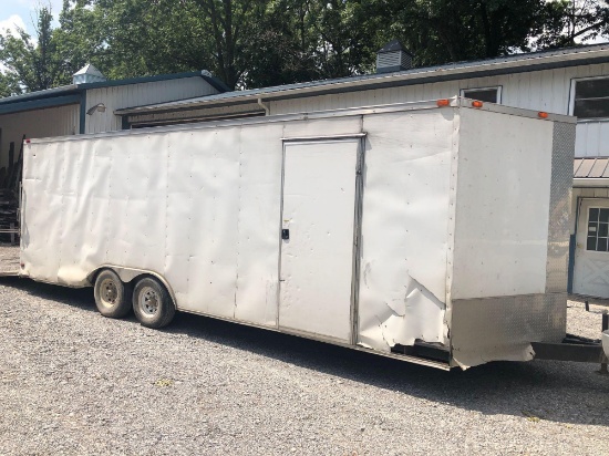 V-nosed enclosed trailer