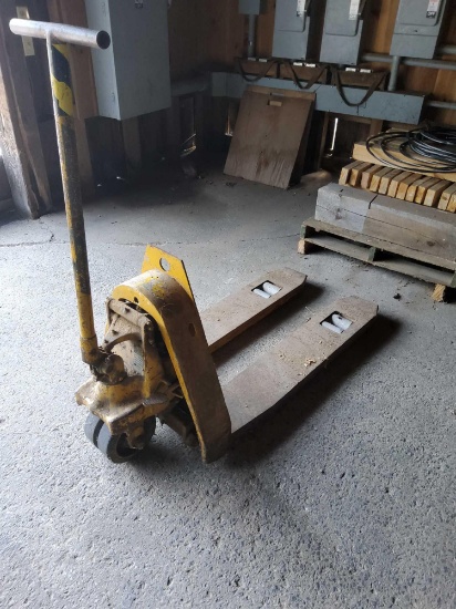 Yale pallet jack