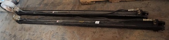 2 Hydraulic Cylinders