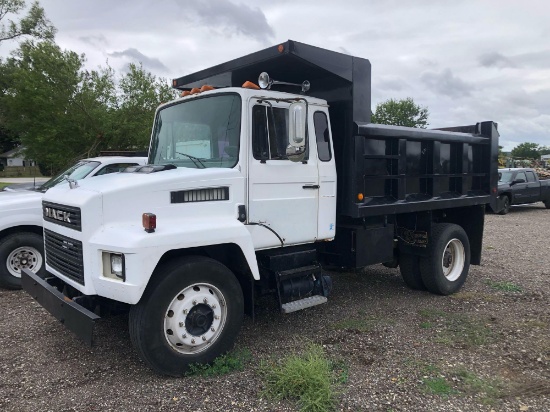 1989 Mack CS300P Truck, VIN # VG6BA03B7KB052005