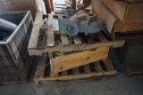 Worm Gear Winch with Mounting Blocks
