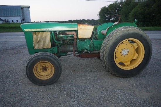 John Deere 2020 Tractor