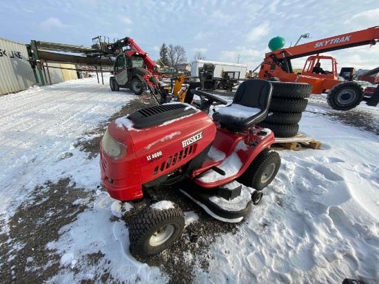 Huskee LT4600 Riding Mower*