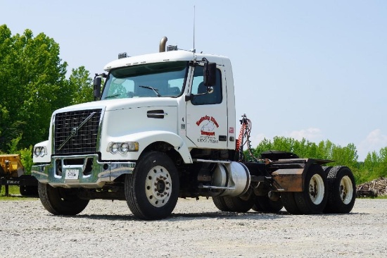 2008 Volvo Semi Truck