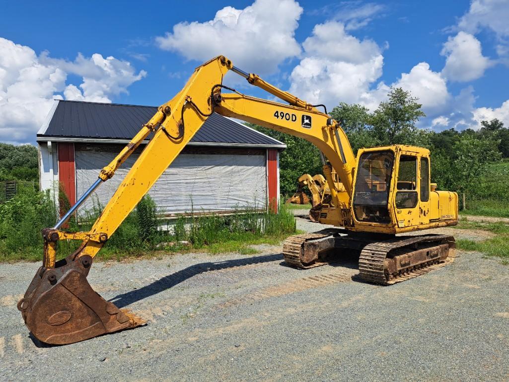 John Deere 490D Excavator