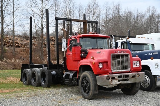 1982 Mack RD686S Log Truck