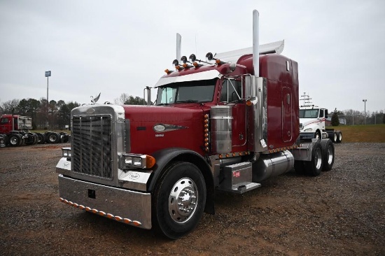 2000 Peterbilt 379 Truck