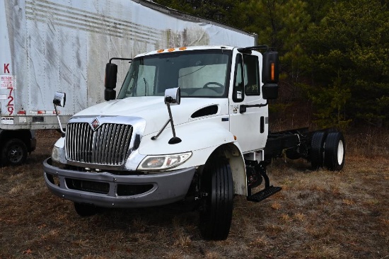 2014 International DuraStar 4300 SBA Truck