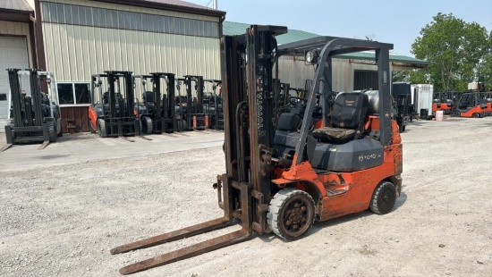2001 Toyota 7FGCU25 Forklift