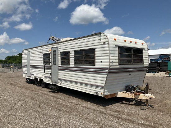 1988 Royal Supreme F30 Travel Trailer*