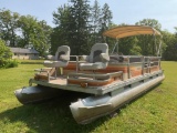 Sun Tracker Party Barge Pontoon Boat