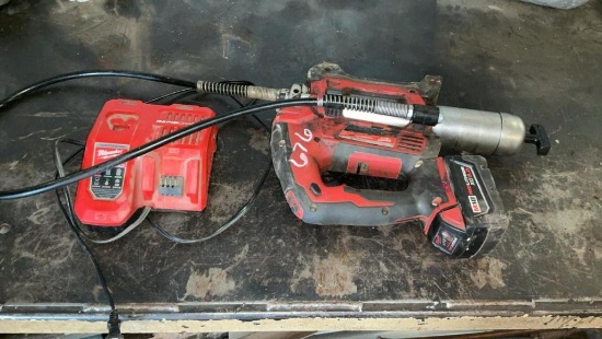 Milwaukee Cordless Grease Gun