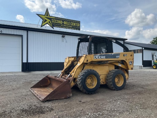 John Deere 325 Skid Steer Loader