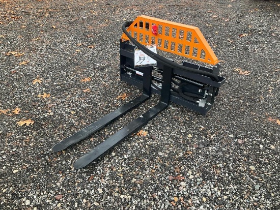 Unused Land Honor Skid Steer Hydraulic Adjustable Forks - Middlebury, IN