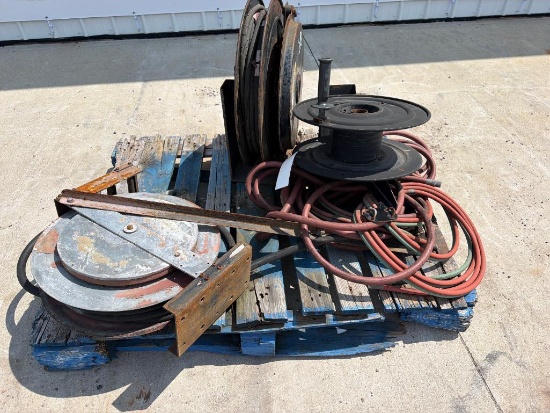 Pallet of Hannay & Assorted Industrial Hose Reels