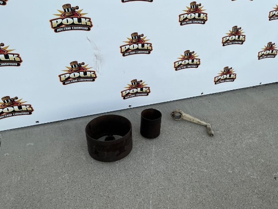 International Harvester McCormick Deering Model M 3 HP Engine Hand Crank & Flat Belt Pulleys