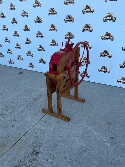 IHC McCormick Deering Antique Hand-Crank Corn Sheller