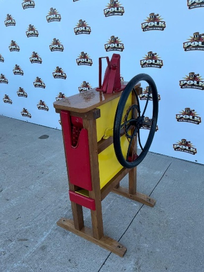 Sandwich Mfg Co. Corn King Antique Hand-Crank Corn Sheller