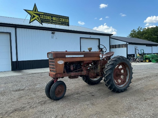1958 IH Farmall 460 Tractor