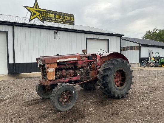 1960 International 560 Diesel Tractor