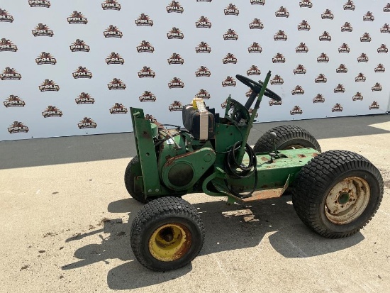John Deere 112 Lawn Tractor
