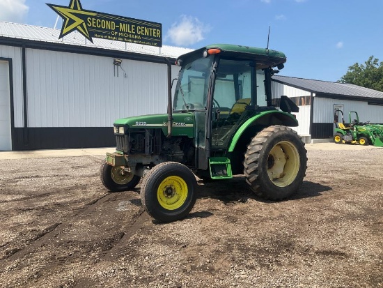 2004 John Deere 5220 Tractor