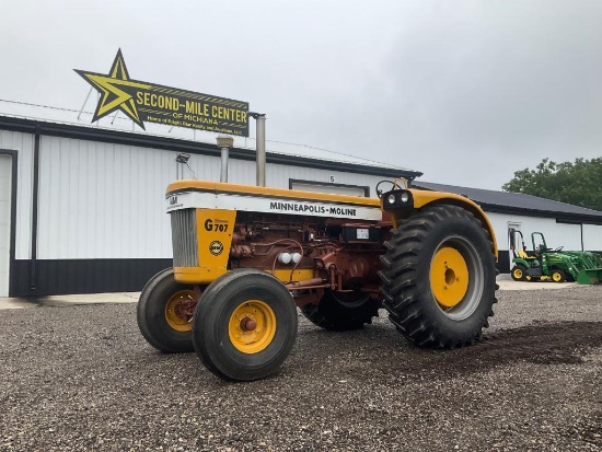 1965 Minneapolis-Moline G707 Tractor