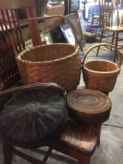 (4) woven Baskets 2 are Covered. 3 have handles