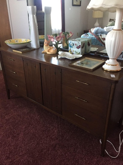 Mid Century Modernage Dresser w/mirror