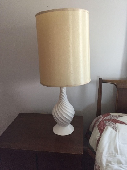 Pair of Matching Vintage White Table Lamps
