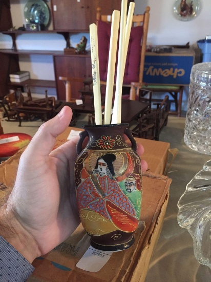 Small painted Japanese vase with nice chopsticks set