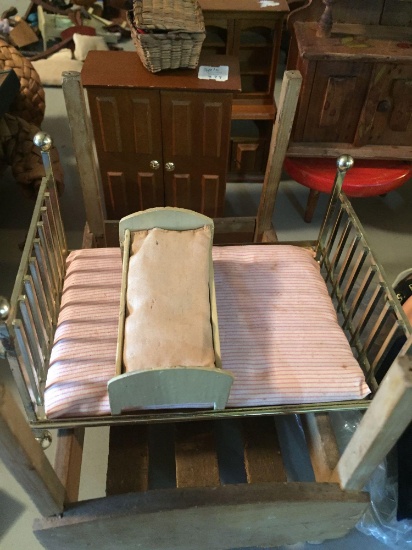 7 pieces nice doll furniture inc beds and hutches