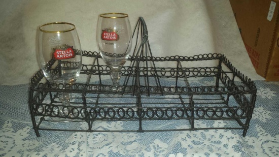 Wire Divided Picnic Caddy with 2 Stella Artois Gold Rimed Glasses