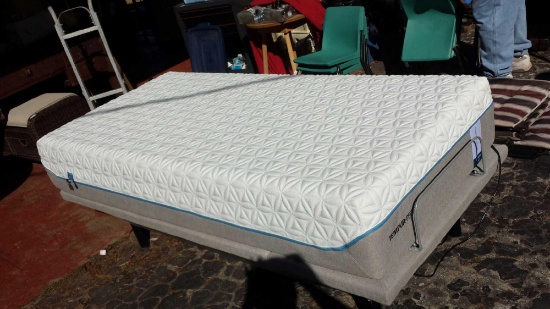 Never used $3000+ Twin size, Tempur-Pedic Cloud Supreme, Adjusted Bed - Mattress and Frame