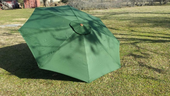 LARGE Dark Green and Wooden Patio Tabletop Umbrella