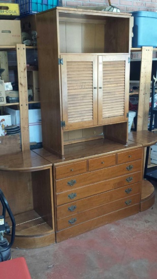 4 Pieces - Gorgeous!! ETHAN ALLEN: Dresser, 2 Side Shelves, and TV Cabinet Top with Extendable