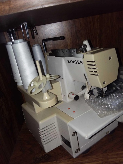 SINGER Ultralock Sewing Machine with Additional Sewing Parts
