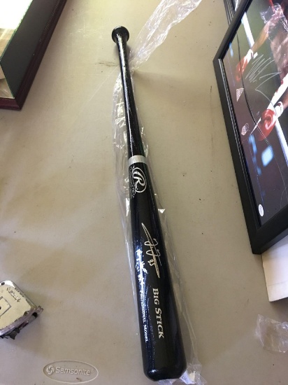 Frank Thomas Big Hurt 521 HRs autographed Rawlings black bat. With JSA authentication